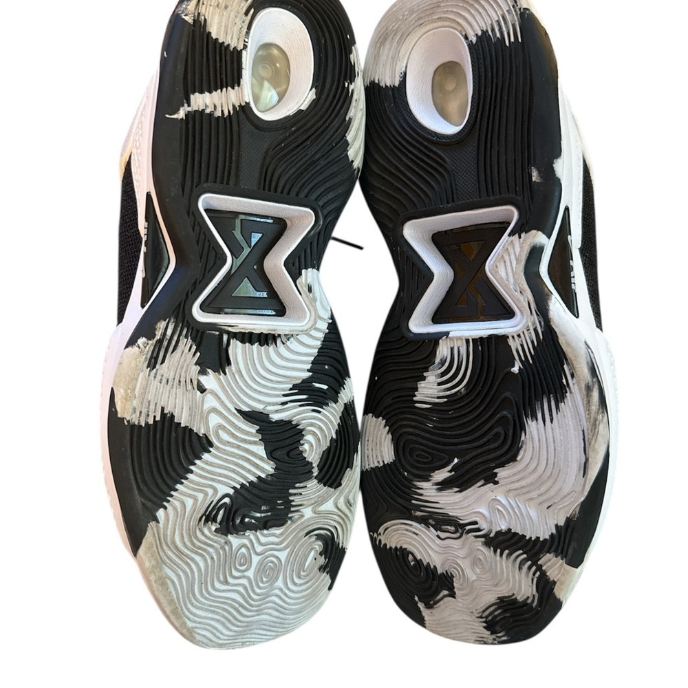 Limited! Nike Men's Black And White Sneakers Pg 5 Tb View 4